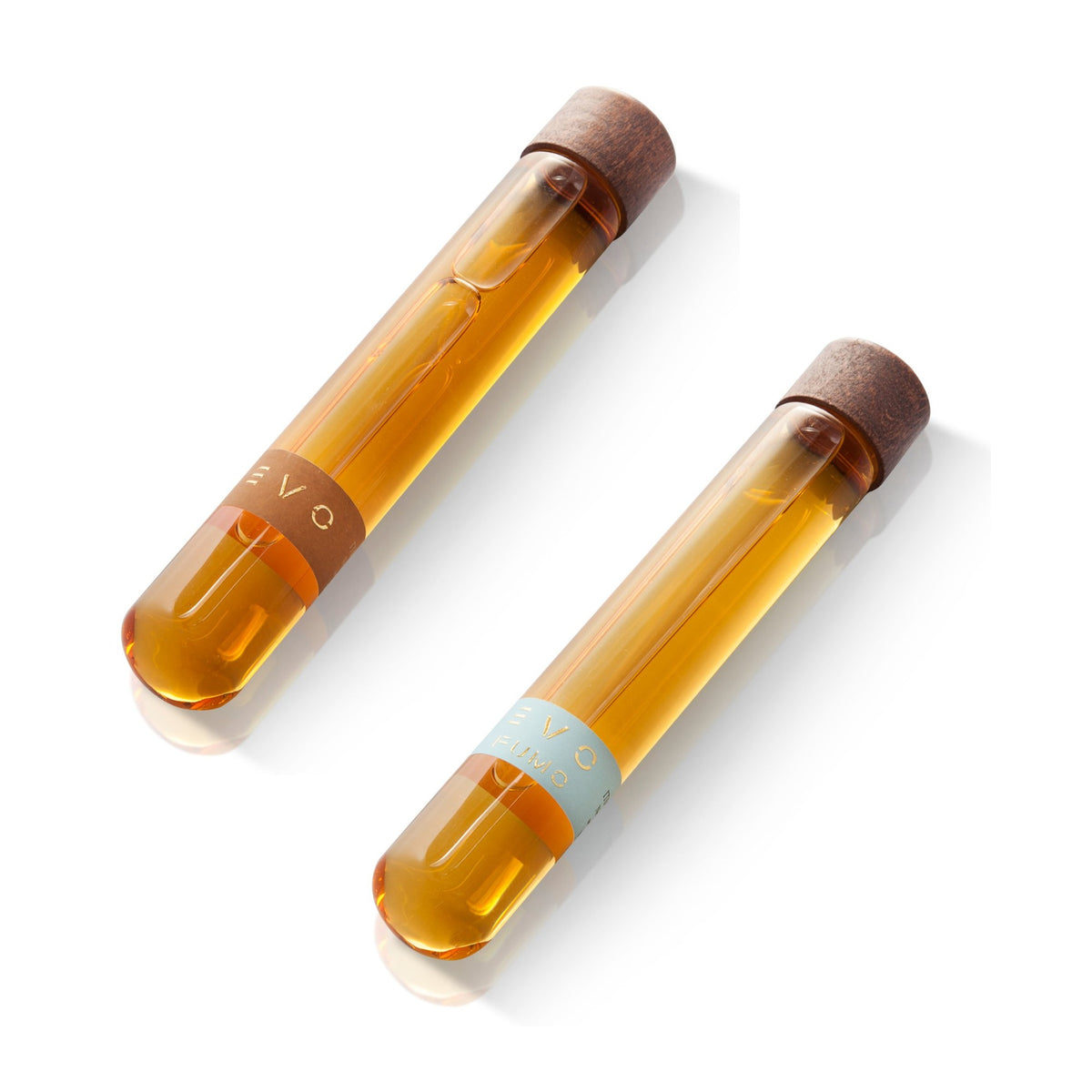EVO und EVO FUMO Grappa Riserva in 5-cl-Zigarrengläsern mit Holzverschluss